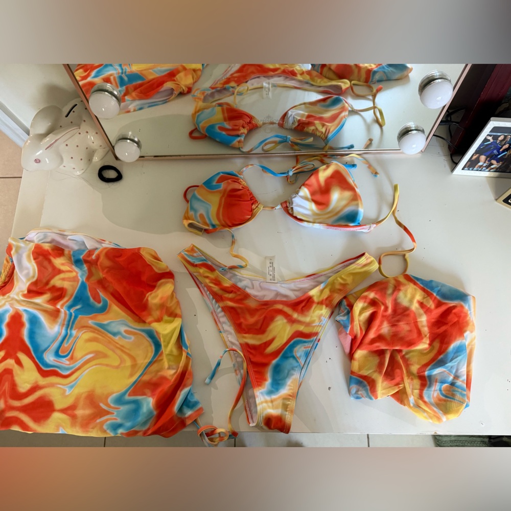 4 Piece Vibrant Swirl Bikini Set